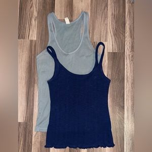 2 tank tops